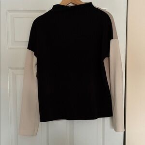 Cable & Gauge Black and Cream Colorblock Pullover